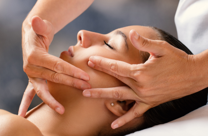Massage du visage chez Resonance bien-être à Limours