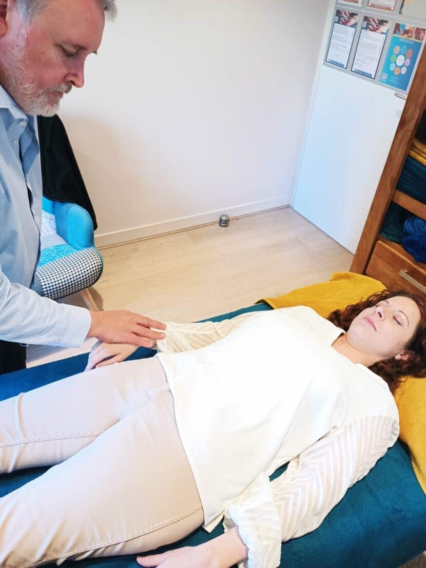 Technique du test musculaire kinésiologie cabinet bien être à Limours